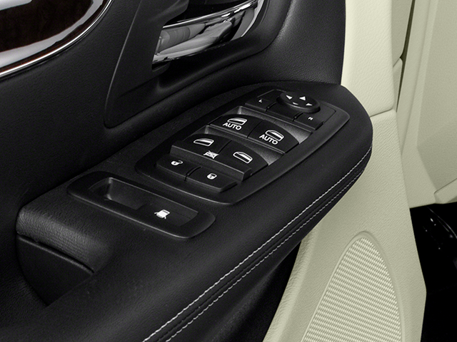 2011 Chrysler Town & Country Touring