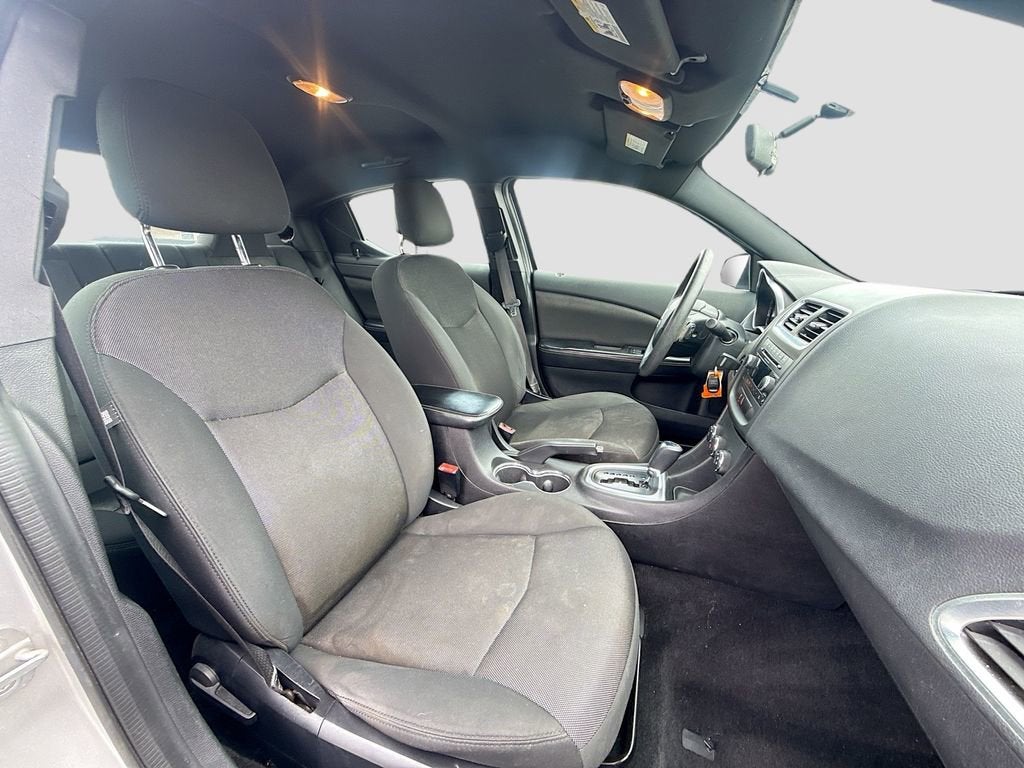 2012 Dodge Avenger SE