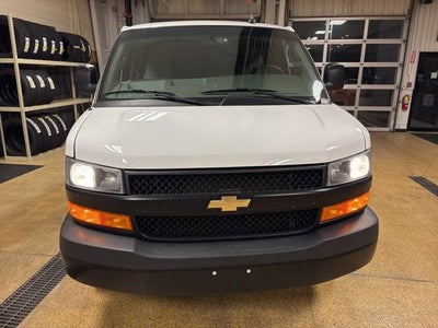 2022 Chevrolet Express Passenger 3500 1LS