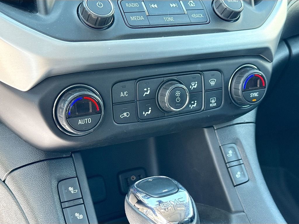 2017 GMC Acadia SLT
