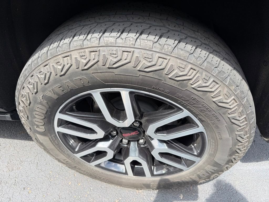 2023 GMC Yukon AT4