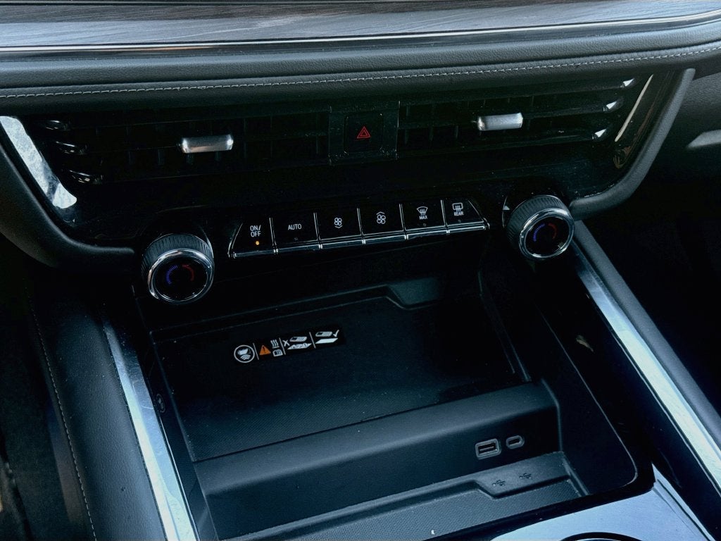 2025 Chevrolet Suburban LT