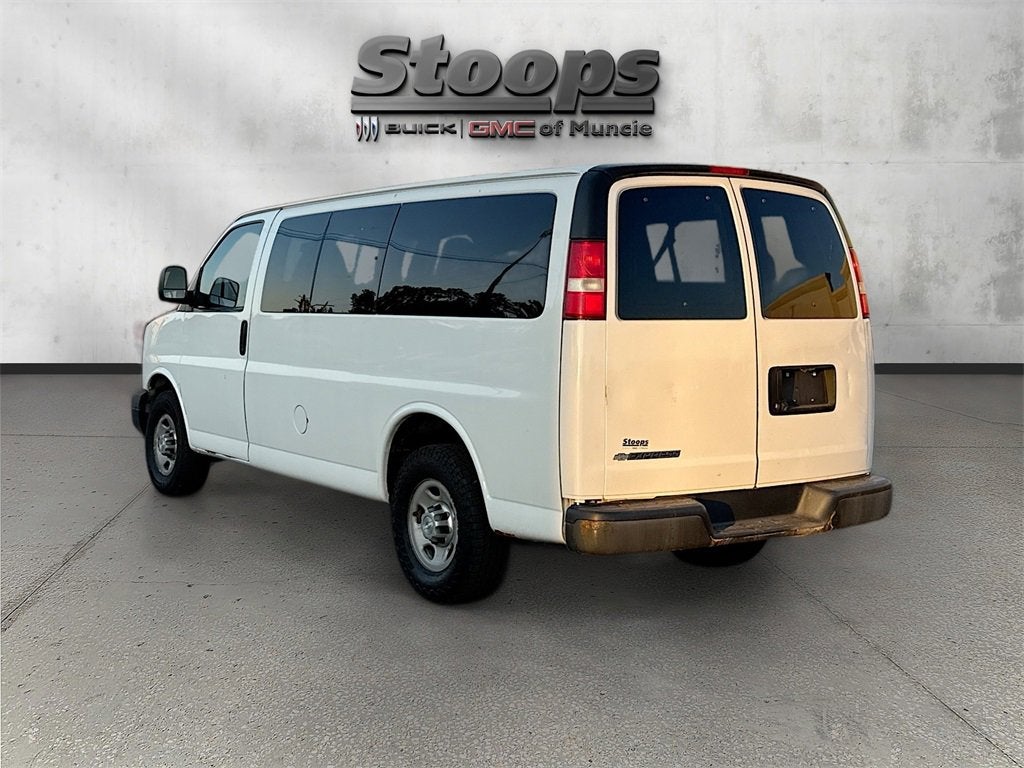 2015 Chevrolet Express Passenger 2500 LS