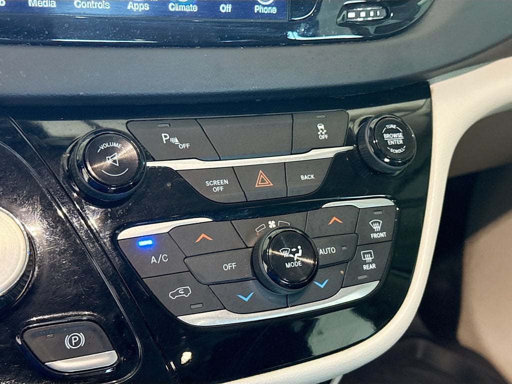 2017 Chrysler Pacifica Touring-L Plus