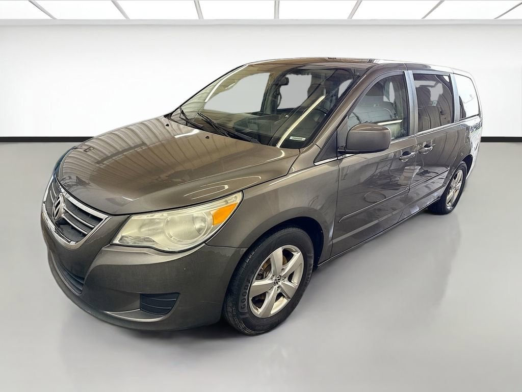 2010 Volkswagen Routan SEL w/Navigation