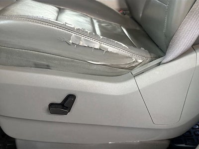 2010 Volkswagen Routan SEL w/Navigation