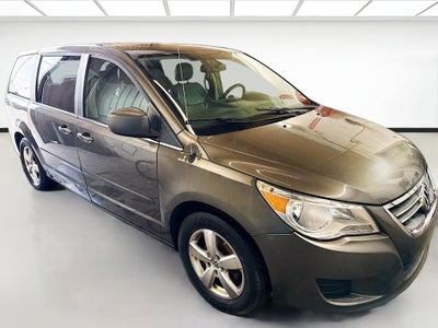2010 Volkswagen Routan SEL w/Navigation