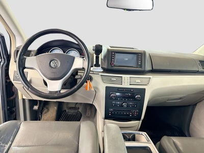 2010 Volkswagen Routan SEL w/Navigation