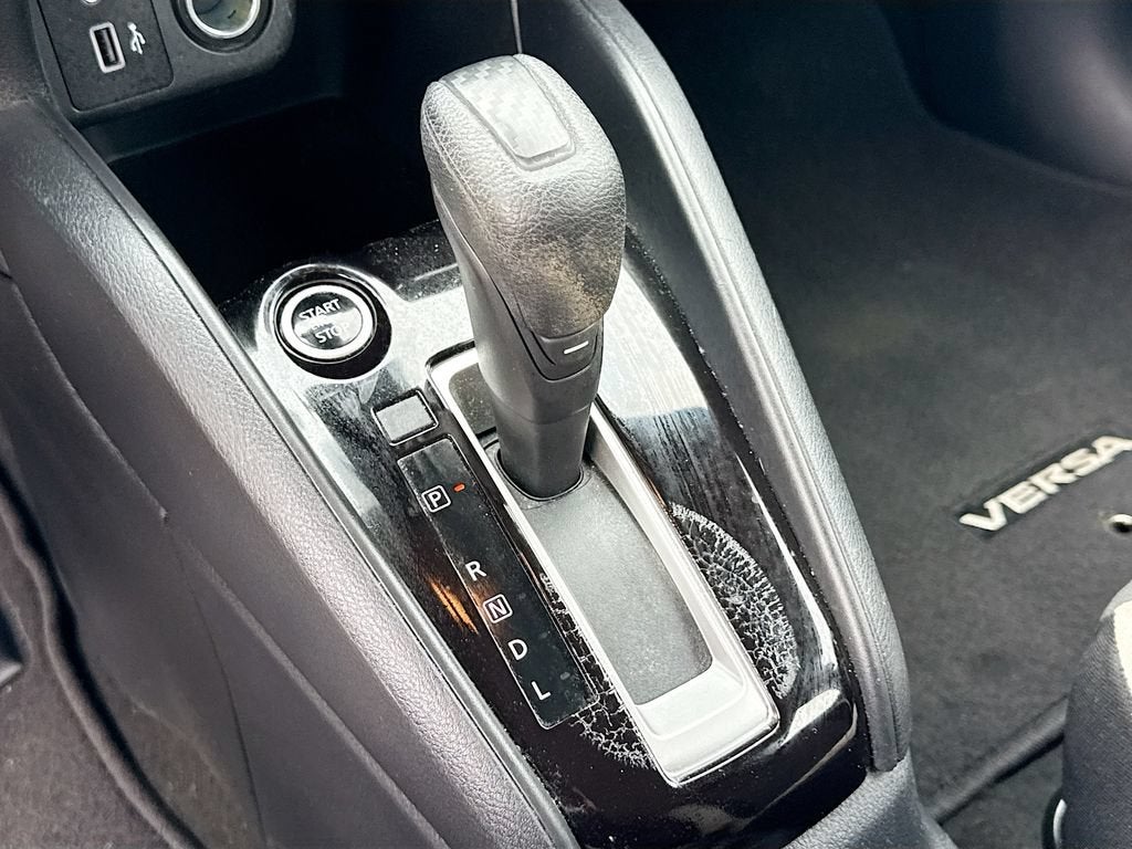 2022 Nissan Versa SV