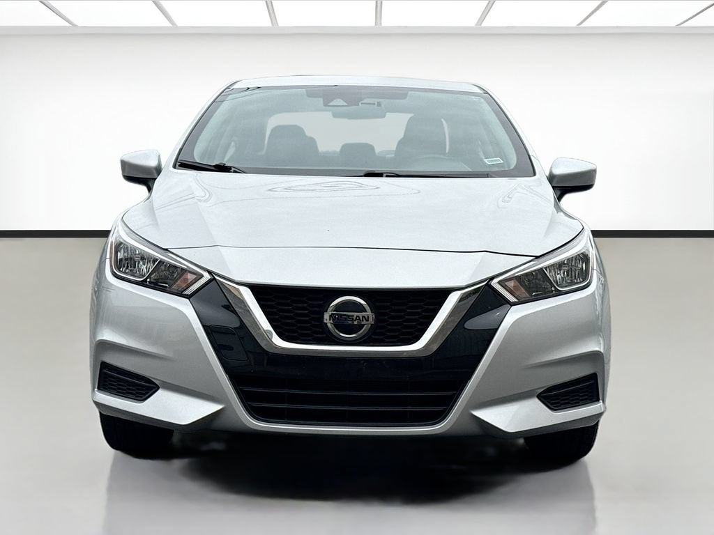 2022 Nissan Versa SV