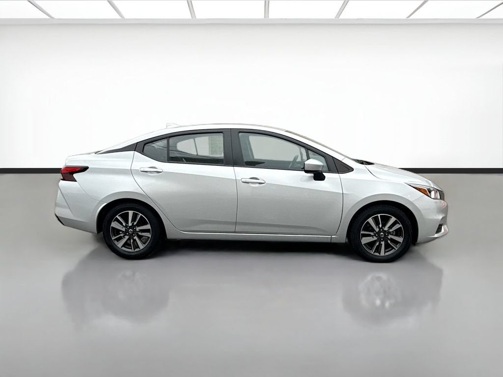 2022 Nissan Versa SV