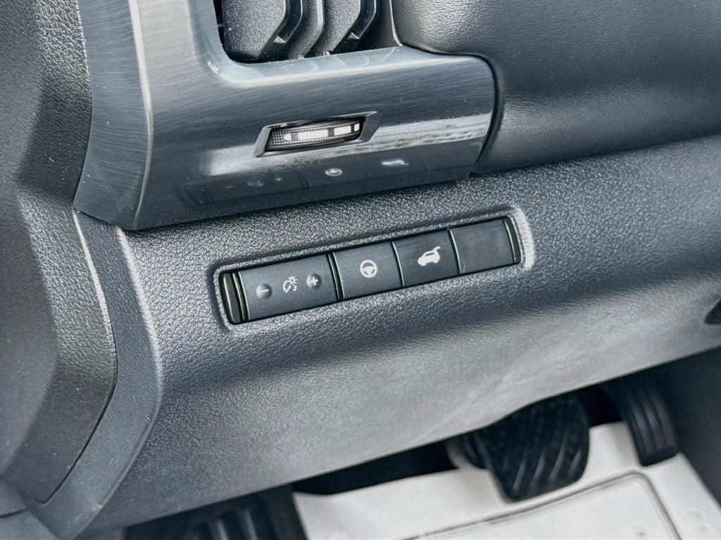 2022 Nissan Pathfinder SL 4WD