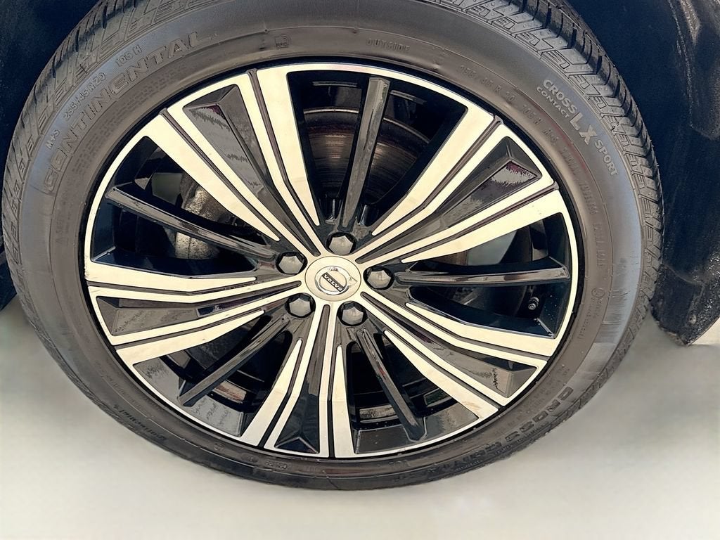 2023 Volvo XC60 Ultimate Bright Theme