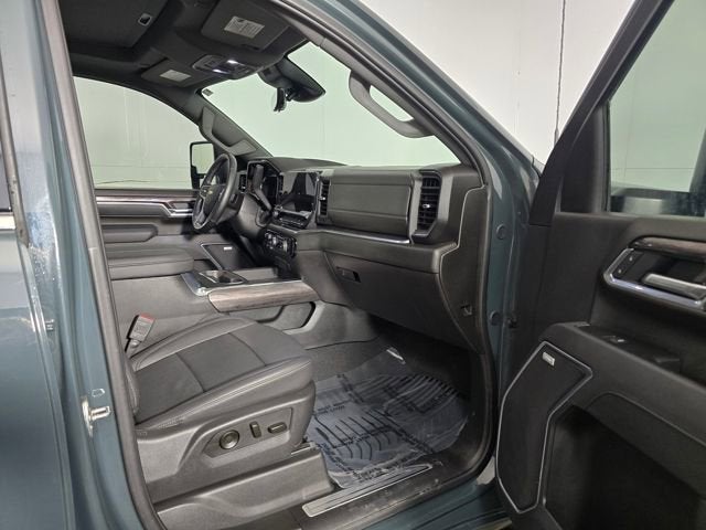 2025 Chevrolet Silverado 3500 HD LTZ