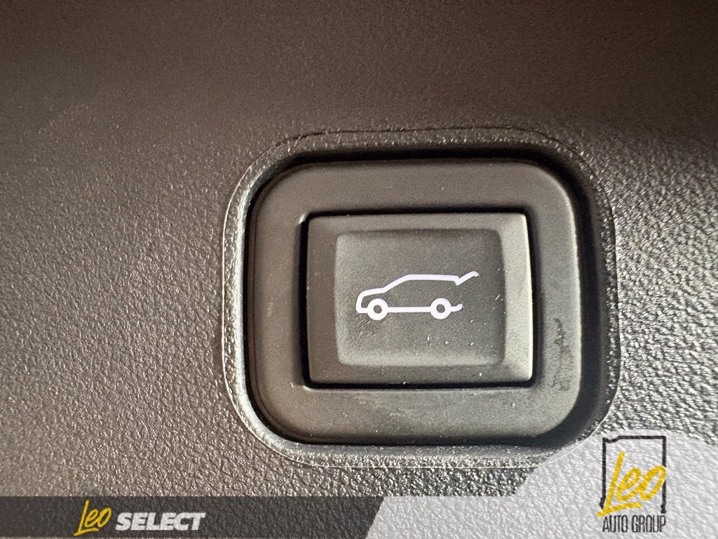 2024 Cadillac LYRIQ Sport 2