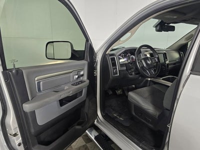 2017 RAM 1500 Big Horn Crew Cab 4x4 5'7" Box