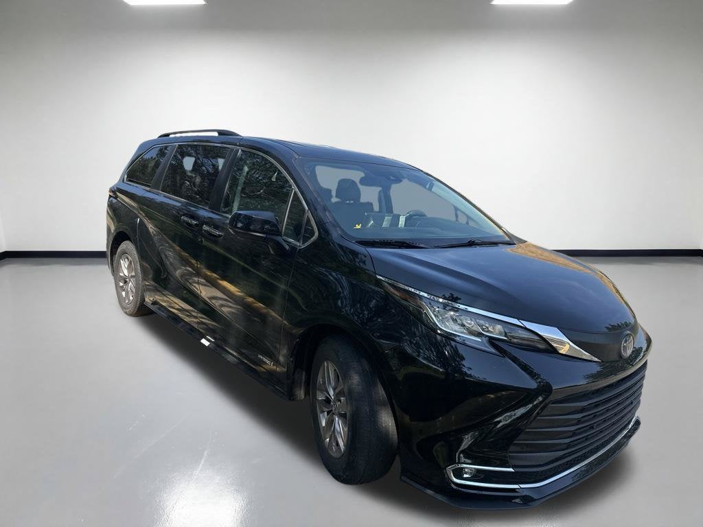 2021 Toyota Sienna XLE