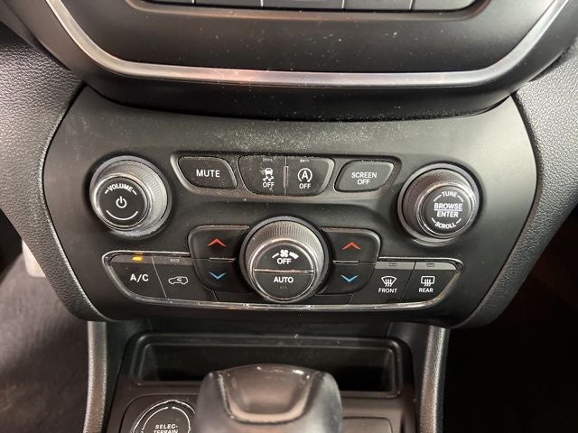 2022 Jeep Cherokee Latitude Lux 4x4