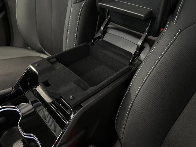2023 Jeep Grand Cherokee Laredo 4x2
