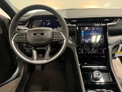 2023 Jeep Grand Cherokee Altitude 4x2
