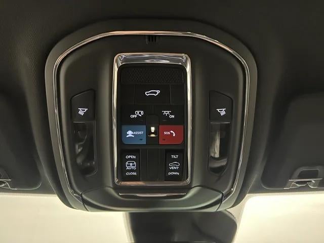 2023 Jeep Grand Cherokee Altitude 4x2