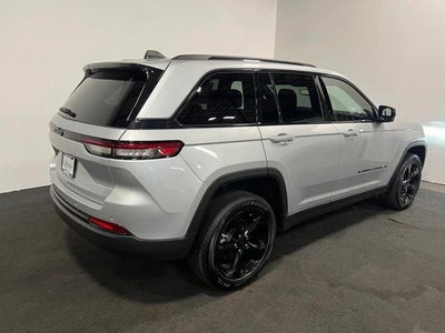 2023 Jeep Grand Cherokee Altitude 4x2