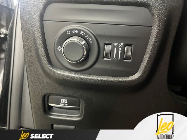 2023 Jeep Grand Cherokee L Laredo 4x4