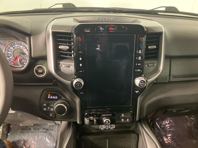 2025 RAM 1500 Big Horn Crew Cab 4x4 5'7' Box