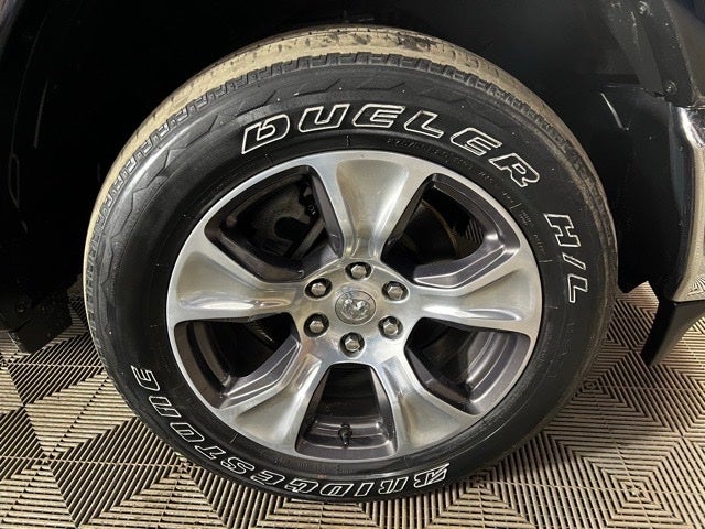 2022 RAM 1500 Laramie Crew Cab 4x4 5'7' Box