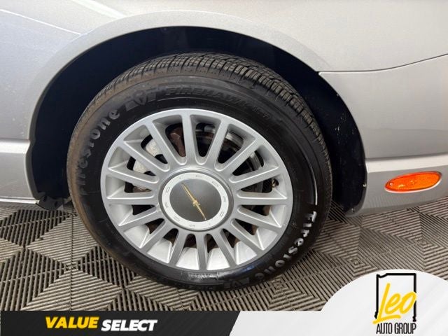 2004 Ford Thunderbird Base