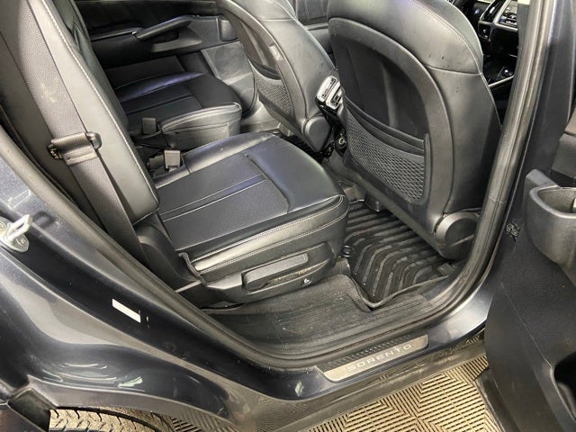 2022 Kia Sorento SX