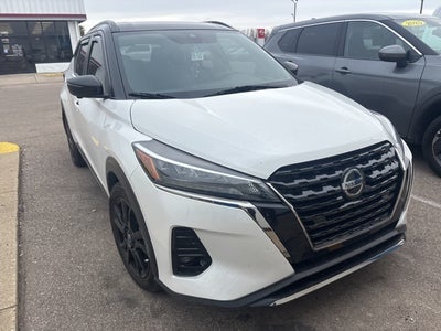 2021 Nissan Kicks SR
