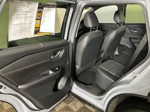 2025 Nissan Rogue SL