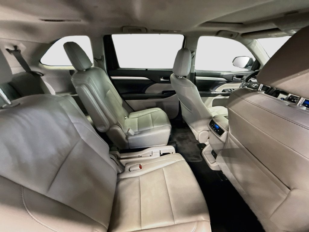 2016 Toyota Highlander XLE V6