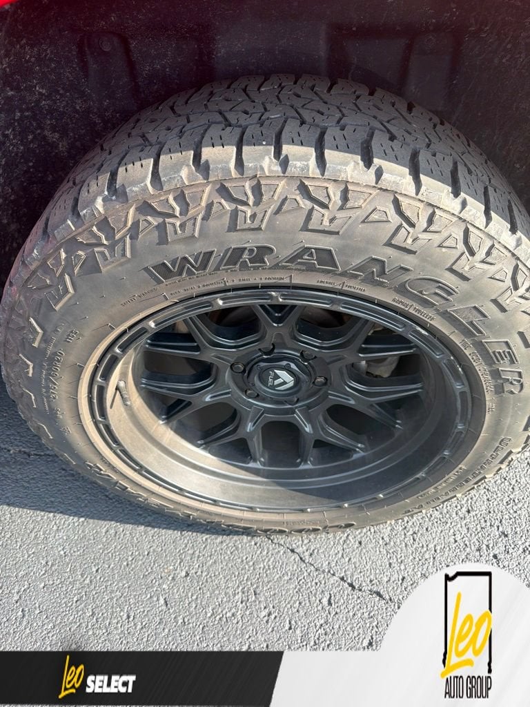 2019 RAM 1500 Laramie Crew Cab 4x4 5'7" Box
