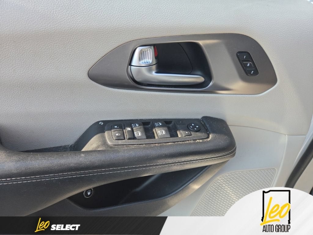 2022 Chrysler Pacifica Hybrid Touring L