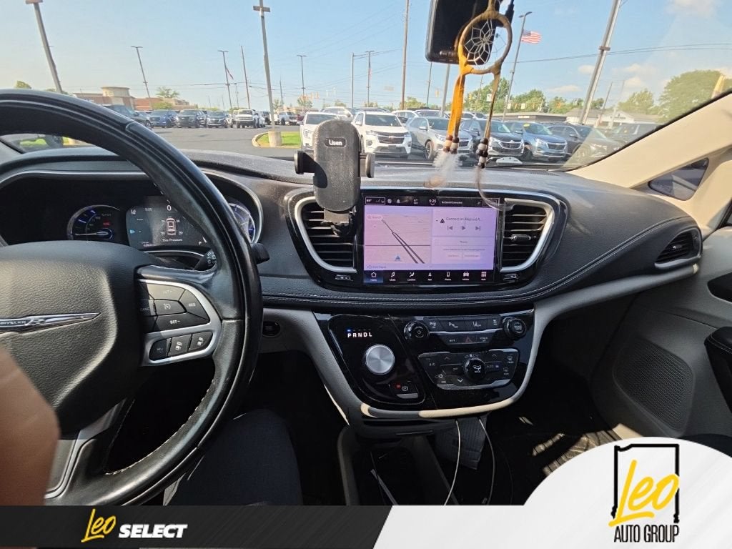 2022 Chrysler Pacifica Hybrid Touring L