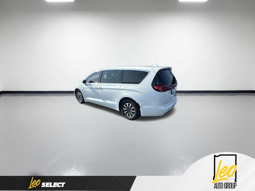 2022 Chrysler Pacifica Hybrid Touring L