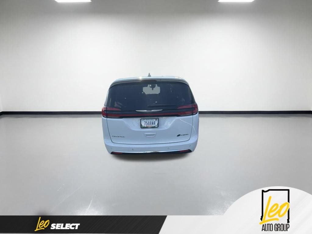 2022 Chrysler Pacifica Hybrid Touring L