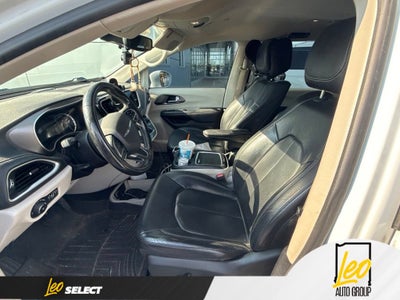 2022 Chrysler Pacifica Hybrid Touring L