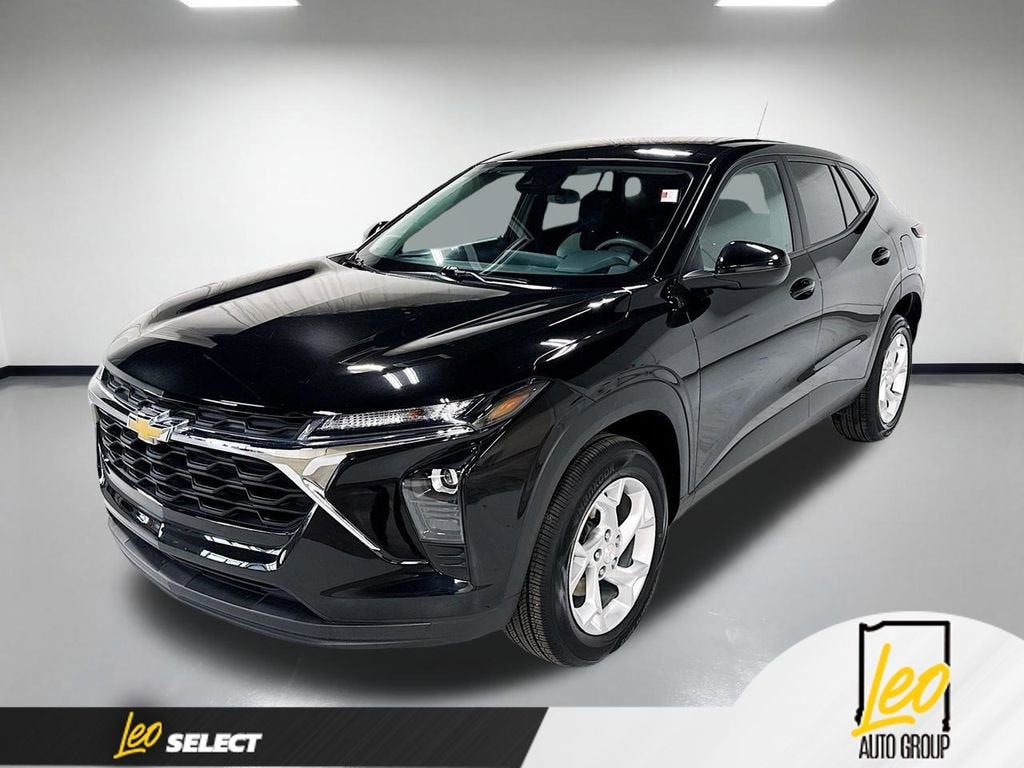 2024 Chevrolet Trax LS's photo